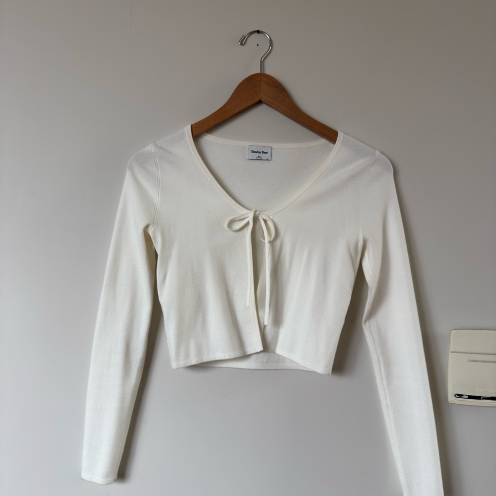 Aritzia Cream Tie-Front Cropped Long Sleeve Top